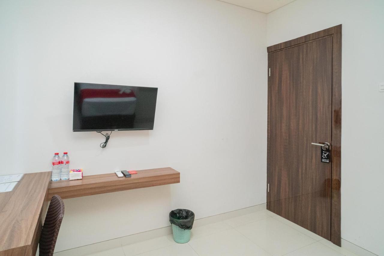 Reddoorz Plus @ Jalan Pemuda Timur Bojonegoro Kültér fotó